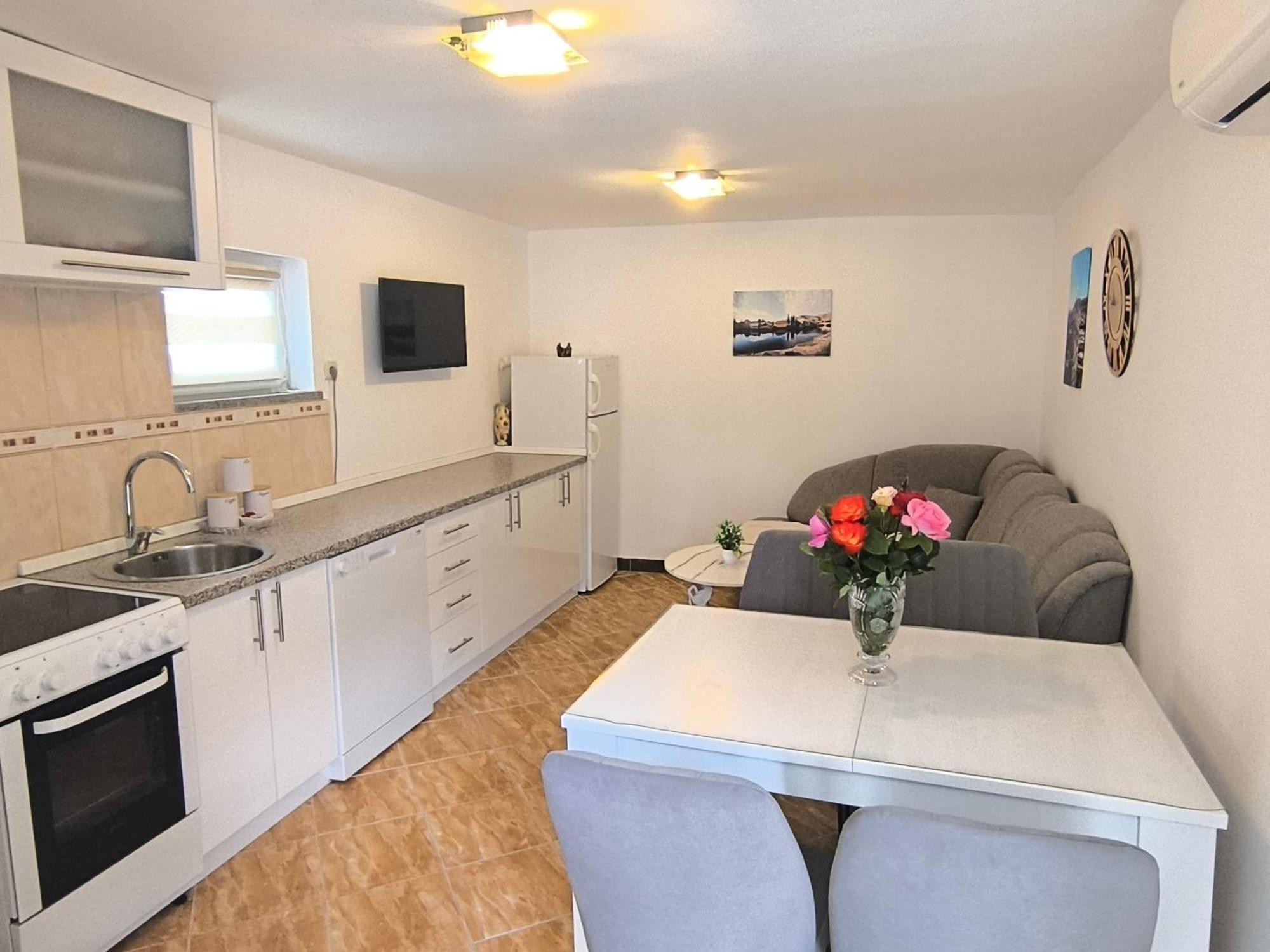 טרביניה Apartman Vukalovic מראה חיצוני תמונה